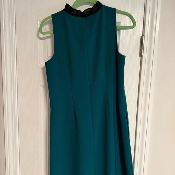 Holiday fit! J.Crew Factory Emerald Green Dress w/ Ruffle Neck and Hem, pockets - Picture 2 of 3